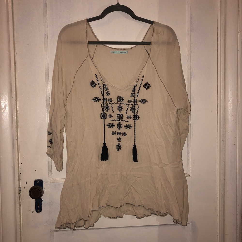 Women’s beige tunic top size Large Maurice’s